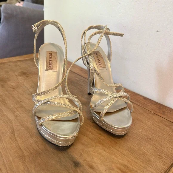 Dyeables Gold Platform Heels - Picture 2 of 7